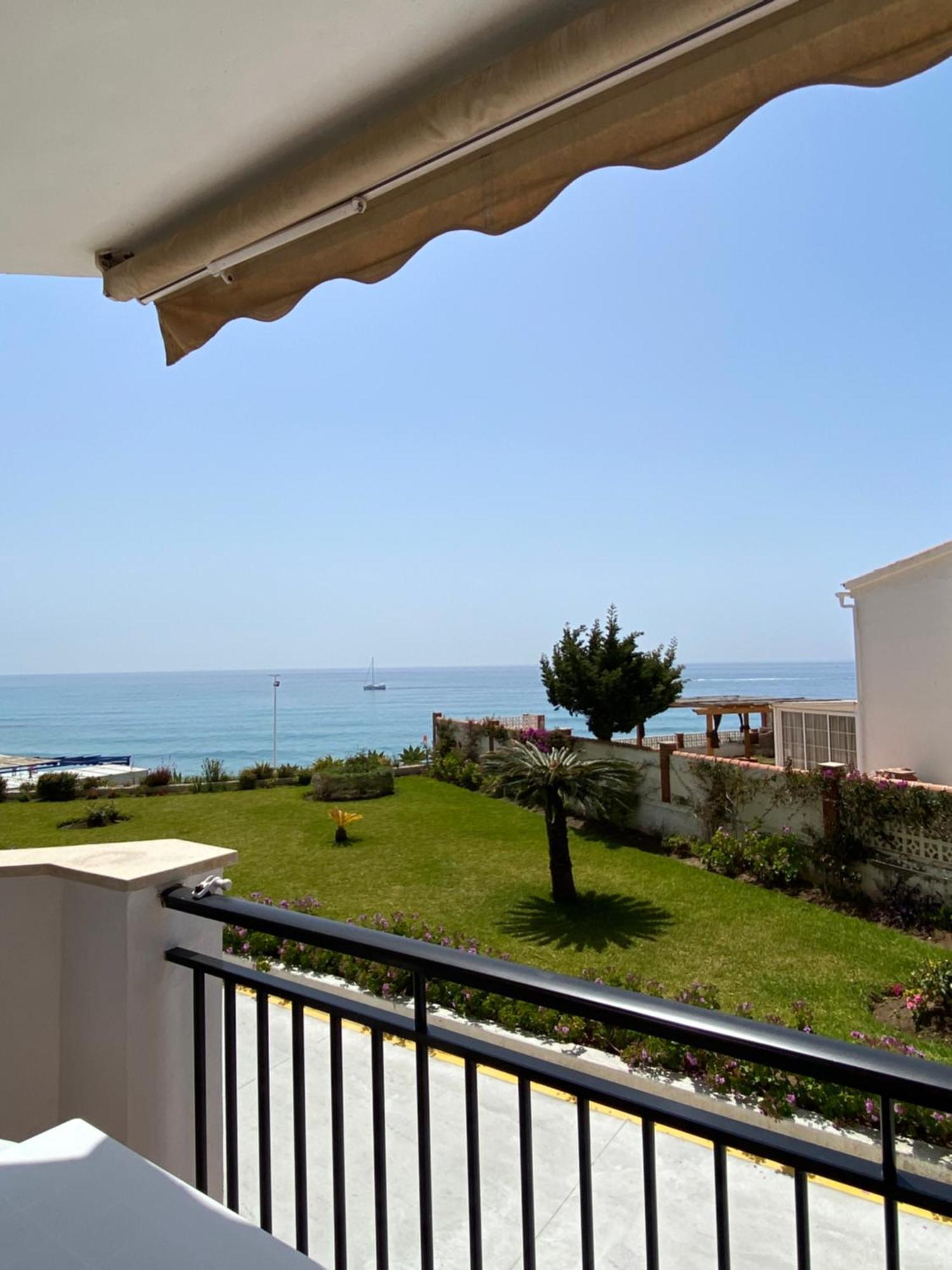 Apartamento A Pie De Playa. Nerja Εξωτερικό φωτογραφία